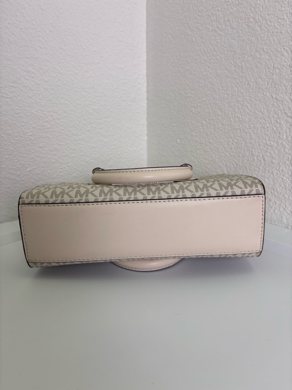Michael Kors Sheila Small Satchel Light Cream Multi Logo Adjustable Strap - Picture 6 of 11